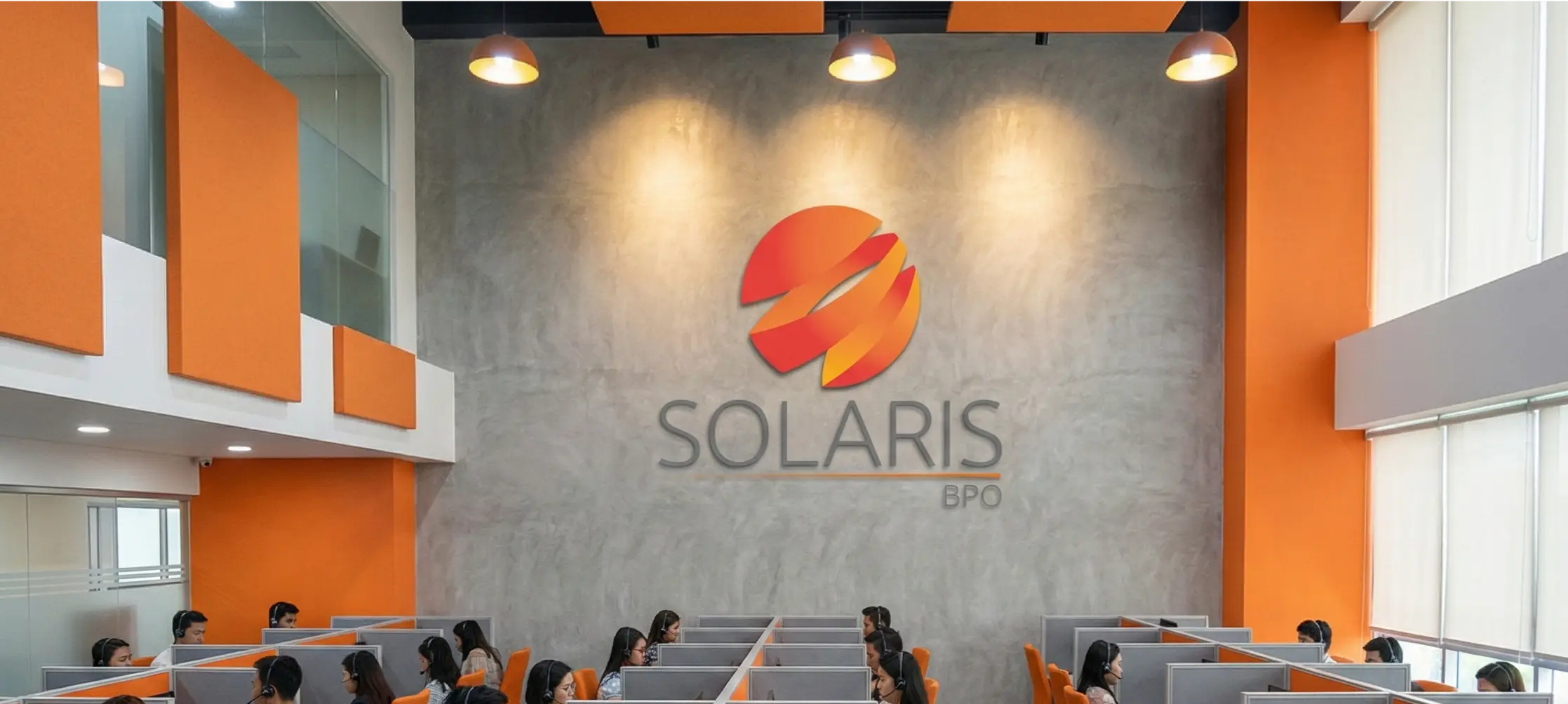 Oficina de Solaris BPO — equipo profesional de cobranza en Colombia